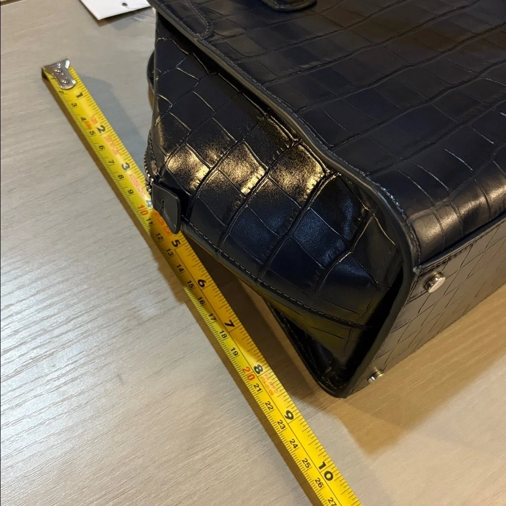 NWT Kate Spade navy Satchel.‎